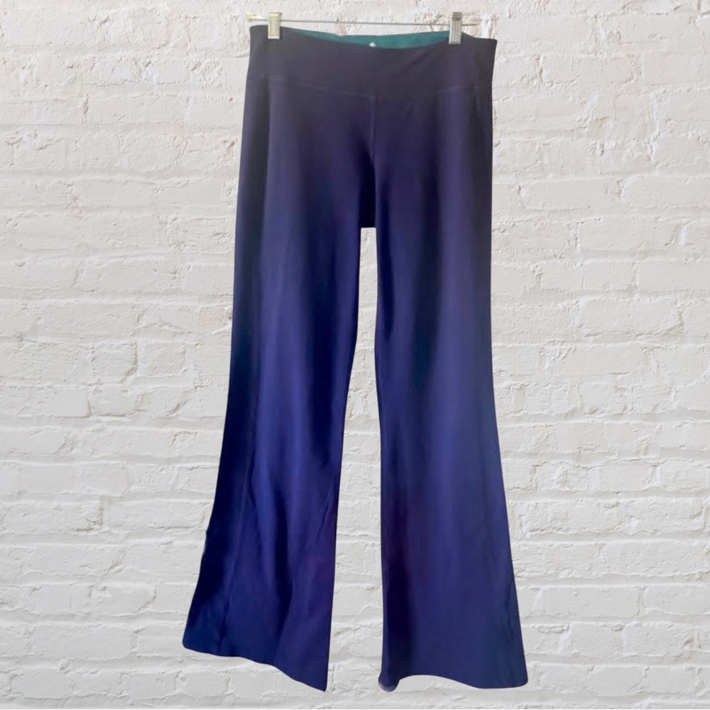 Athleta Purple KickBooty Yoga Pants Size Medium - Picture 2 of 7
